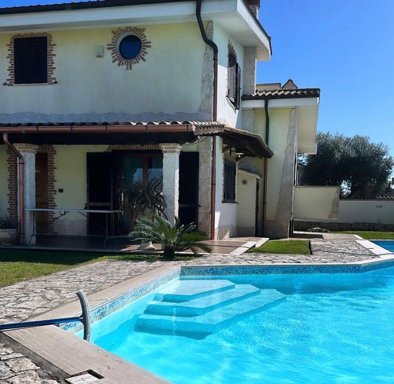 Gold House Luxury Anzio Villa Exteriör bild